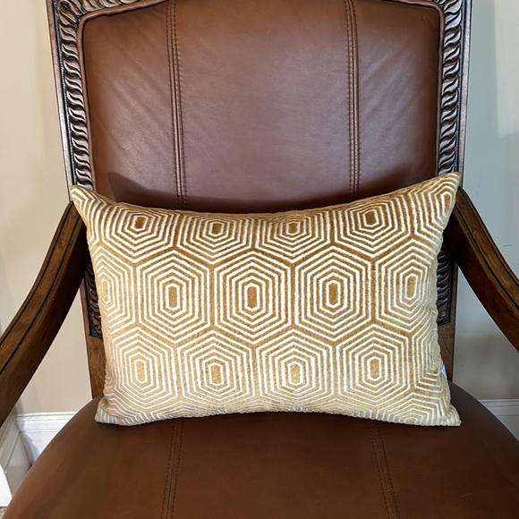 Sag Harbor Decorative Throw Pillow - Picture 1 of 8